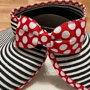 Minnie Mouse sun hat